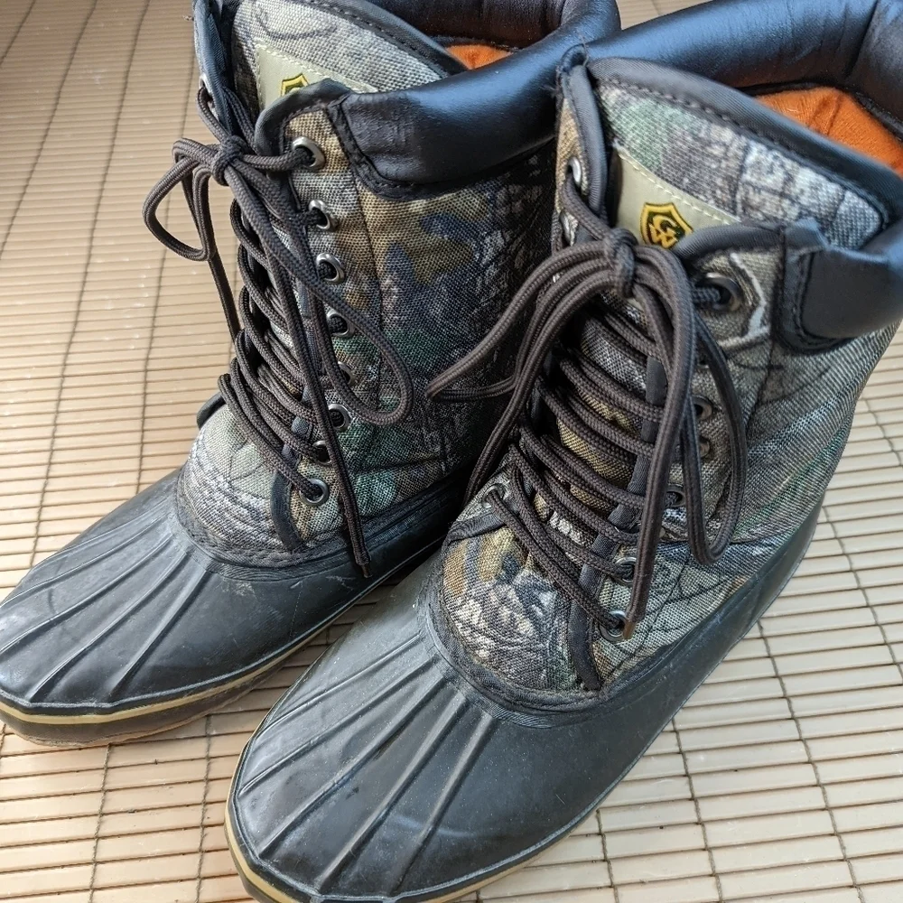 Game Winner men's duck boot. Camouflage. Waterproof. Thermolite Insulation. Wint
